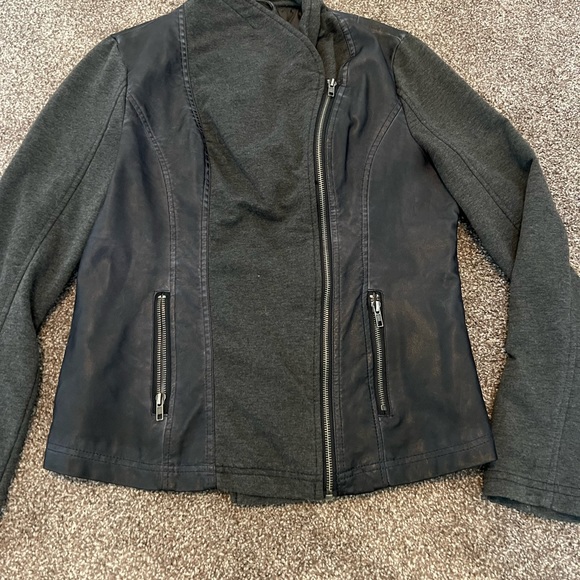 Buckle Jacket - Picture 4 of 5